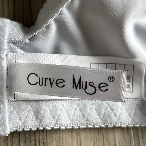 CURVE MUSE LACY WHITE BRA, UNDERWIRE CLOTH LINING SIZE - 36D - Picture 5 of 9